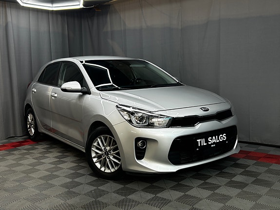 Kia Rio 2 of 5