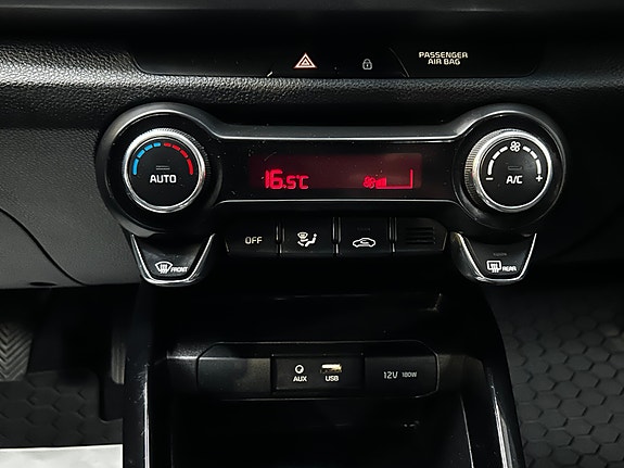 Kia Rio 25 of 30