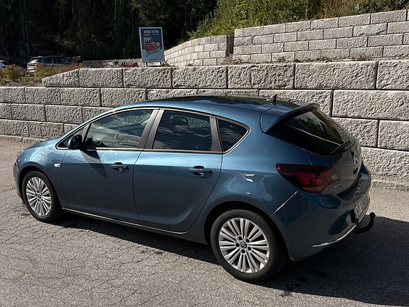 Opel Astra 2 of 5