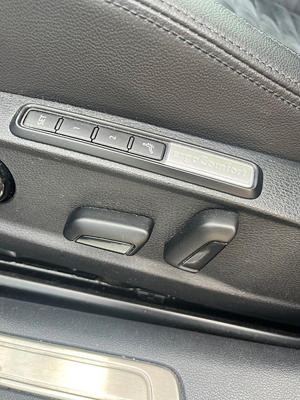 Volkswagen Passat 10 of 22