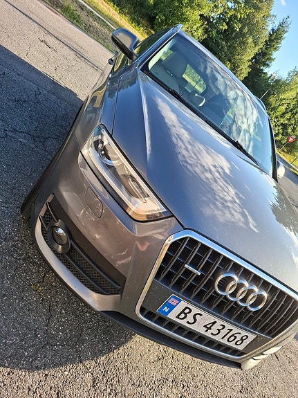 Audi Q3 2 of 6