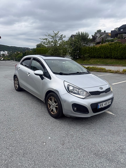 Kia Rio 2 of 5