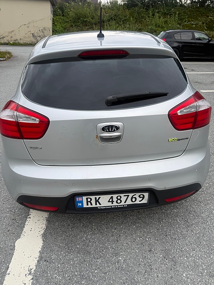 Kia Rio 5 of 5