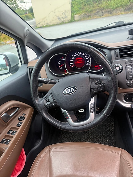 Kia Rio 12 of 15