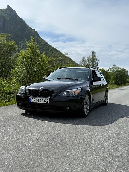 BMW 530d 3 of 5