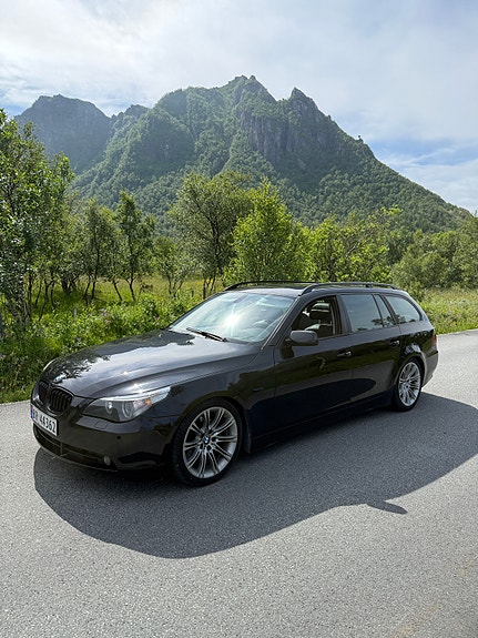 BMW 530d 4 of 5