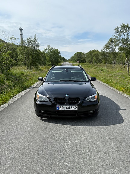 BMW 530d 2 of 5