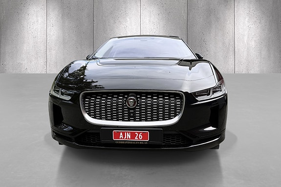 Jaguar I-PACE 2 of 5