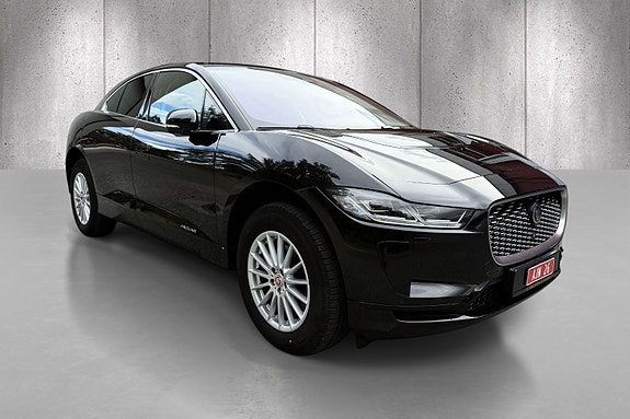 Jaguar I-PACE 3 of 5