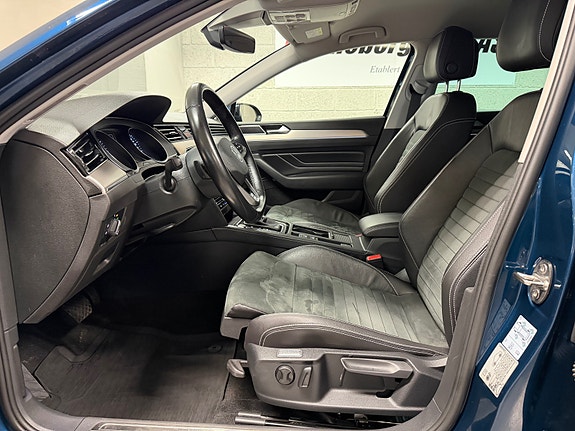 Volkswagen Passat 16 of 30