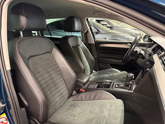 Volkswagen Passat 15 of 30