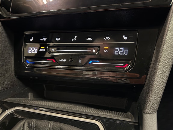 Volkswagen Passat 26 of 30