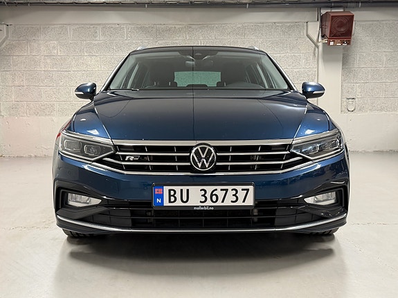Volkswagen Passat 9 of 30