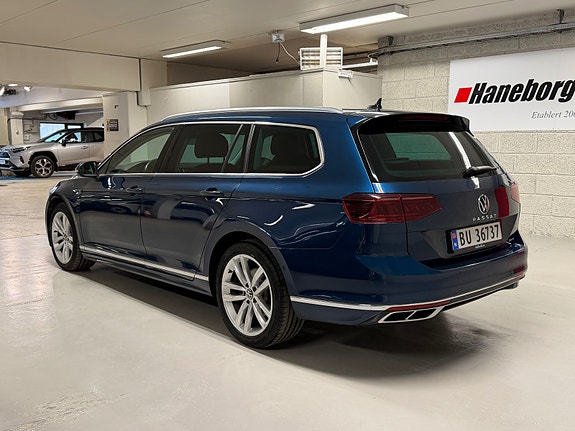 Volkswagen Passat 3 of 30