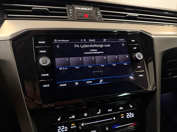 Volkswagen Passat 24 of 30