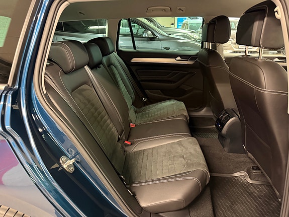 Volkswagen Passat 14 of 30