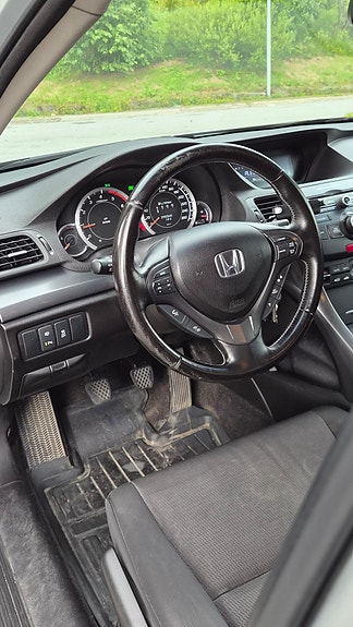 Honda Accord 12 of 18