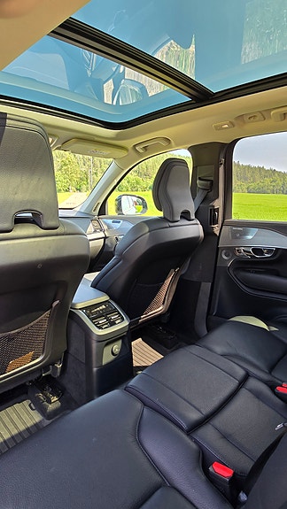 Volvo XC90 8 of 30