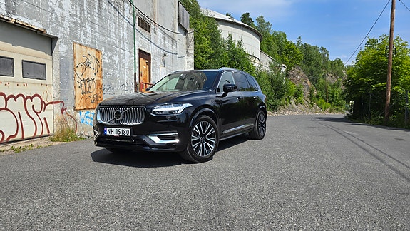 Volvo XC90 2 of 30