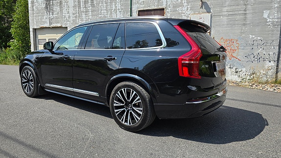 Volvo XC90 4 of 30