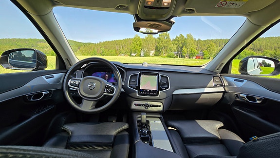 Volvo XC90 7 of 30