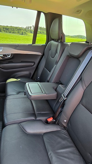 Volvo XC90 11 of 30