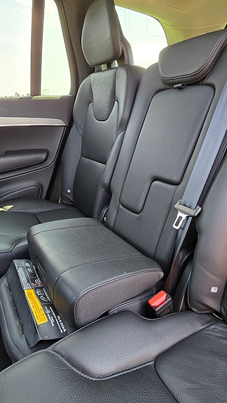Volvo XC90 12 of 30