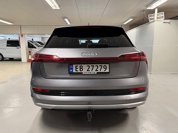 Audi e-tron 4 of 30