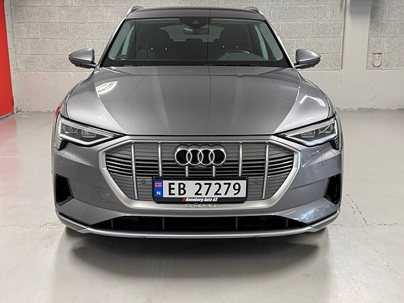 Audi e-tron 8 of 30