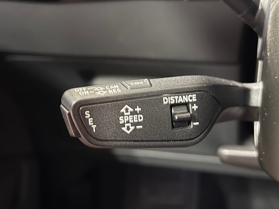 Audi e-tron 27 of 30