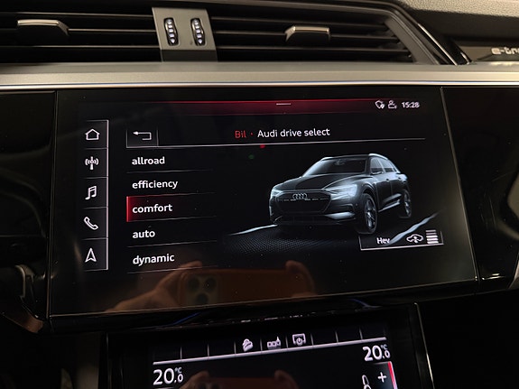 Audi e-tron 24 of 30