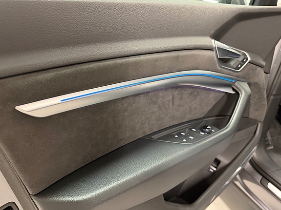 Audi e-tron 16 of 30
