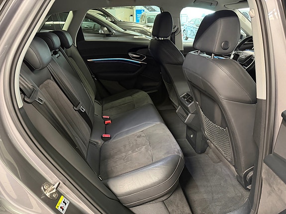 Audi e-tron 13 of 30