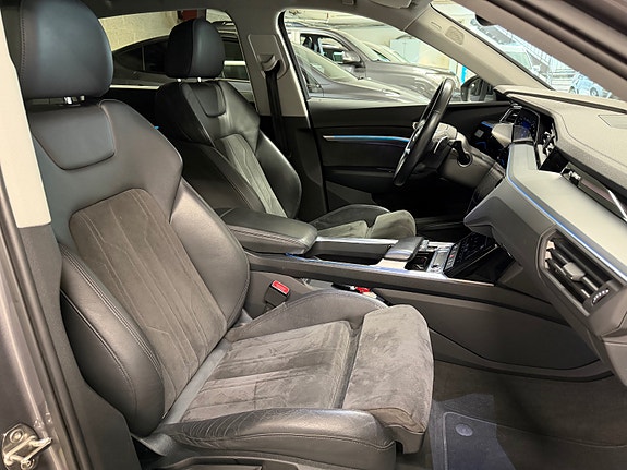 Audi e-tron 11 of 30