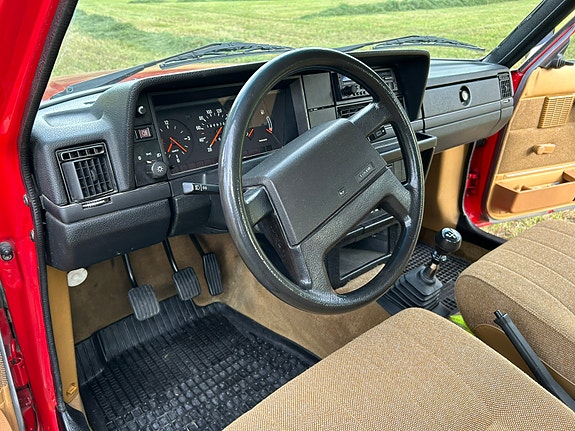 Volvo 240 29 of 30