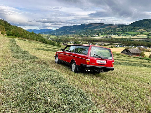 Volvo 240 7 of 30