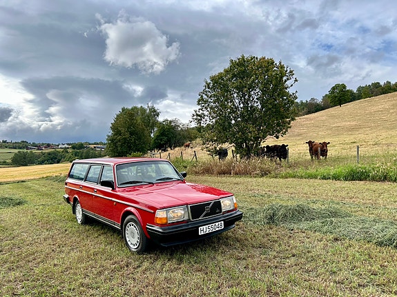 Volvo 240 9 of 30