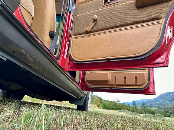 Volvo 240 14 of 30