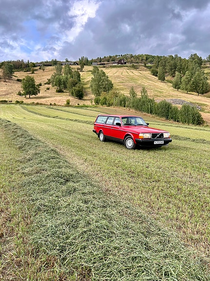 Volvo 240 19 of 30