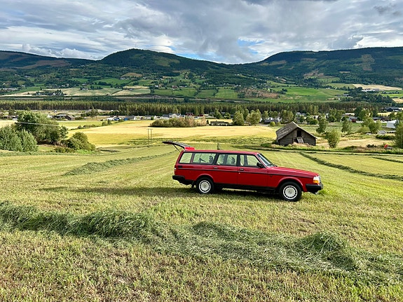 Volvo 240 3 of 30