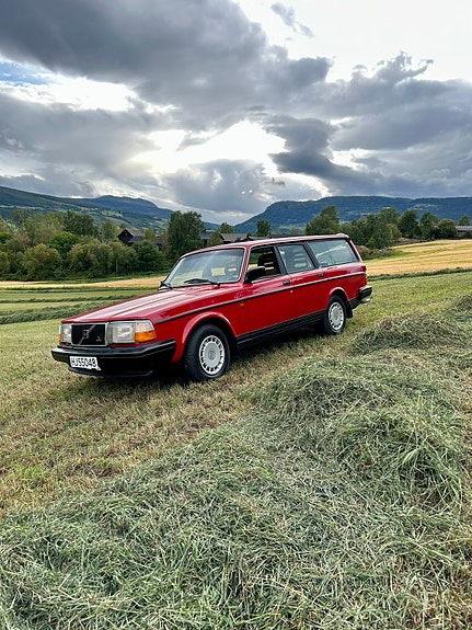 Volvo 240 8 of 30