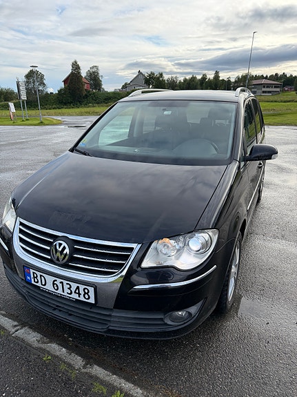 Volkswagen Touran 5 of 11