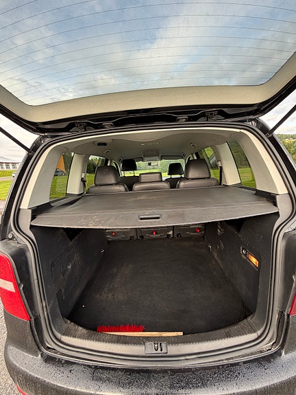 Volkswagen Touran 7 of 11