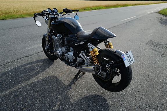Yamaha XJR 1300 - Cafe Racer 7 of 15
