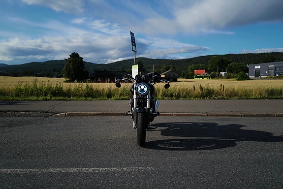 Yamaha XJR 1300 - Cafe Racer 12 of 15