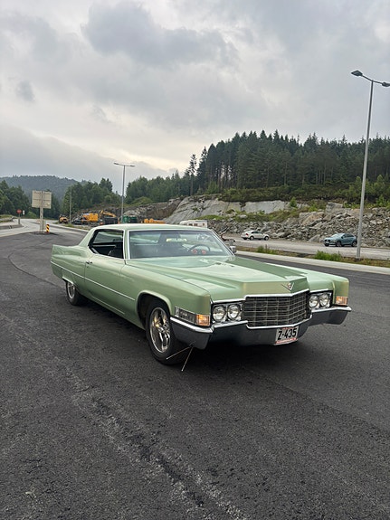 Cadillac Coupé DeVille 3 of 20
