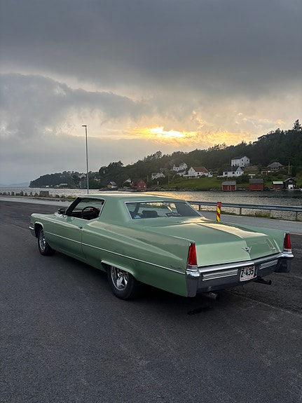 Cadillac Coupé DeVille 5 of 20