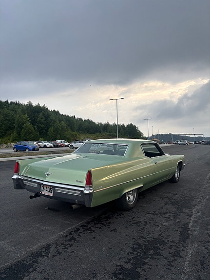 Cadillac Coupé DeVille 4 of 20