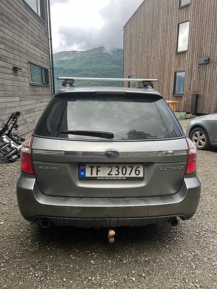 Subaru Legacy 4 of 5