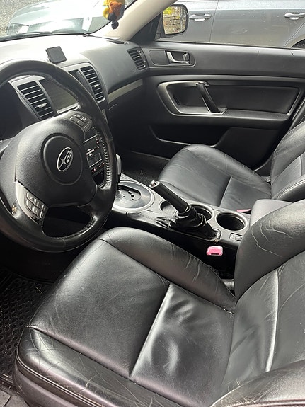 Subaru Legacy 5 of 5